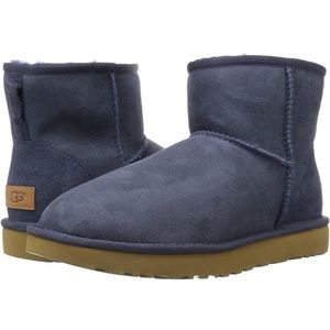 UGG Women’s Classic Mini II